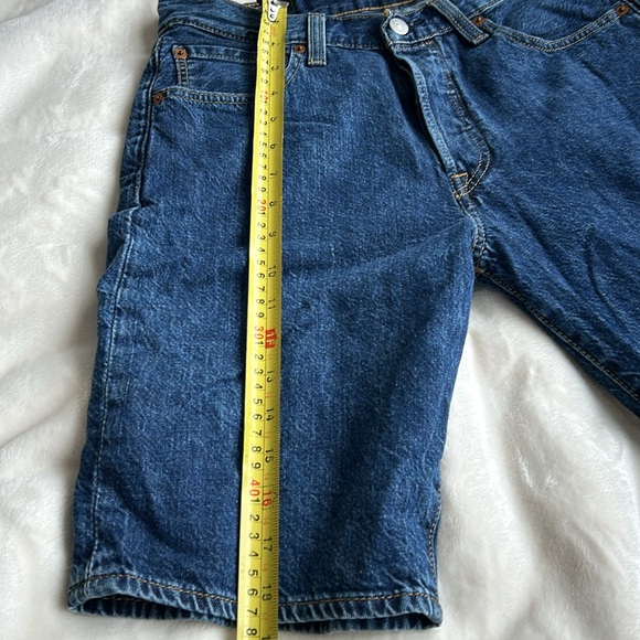 Levi’s 501 mid length dark denim shorts size 29 waist - Picture 8 of 10